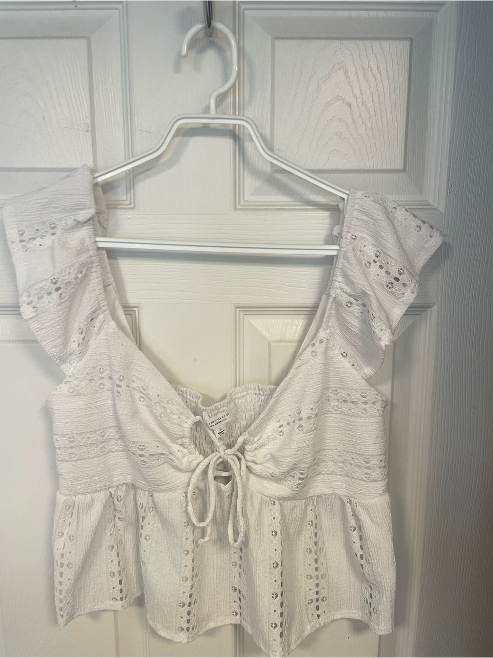 KIRIOUS Eyelet Ruffle Cropped Top | SZ L